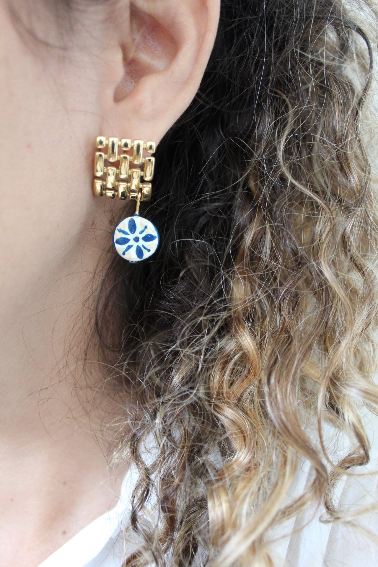 Orecchini micromaiolica blu