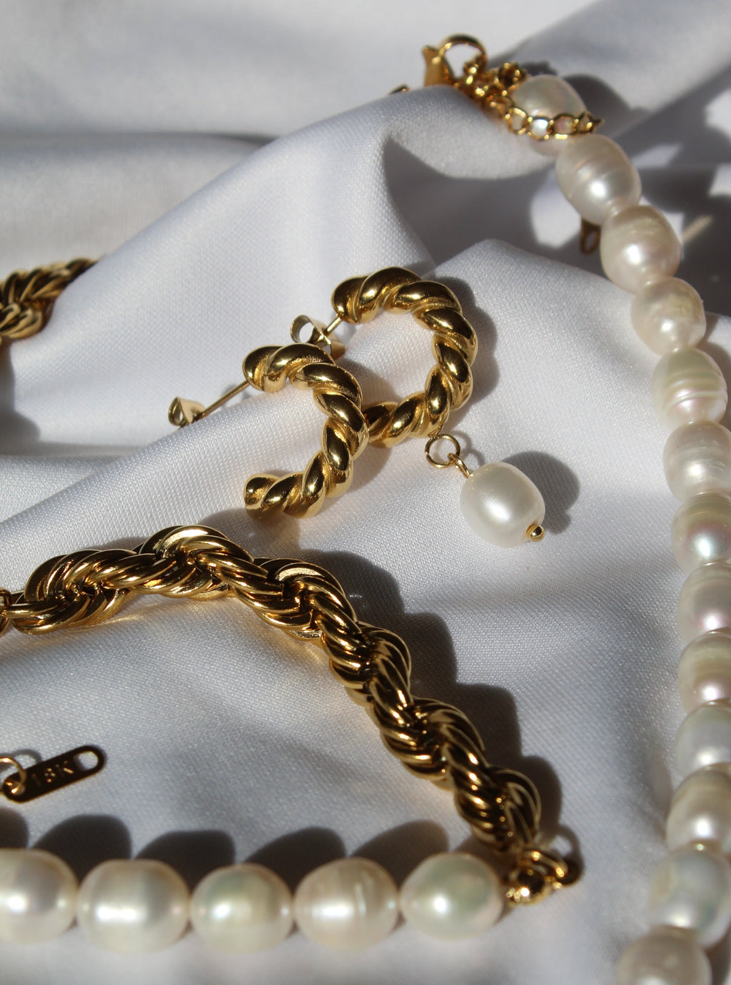Collana twirl e perle di fiume